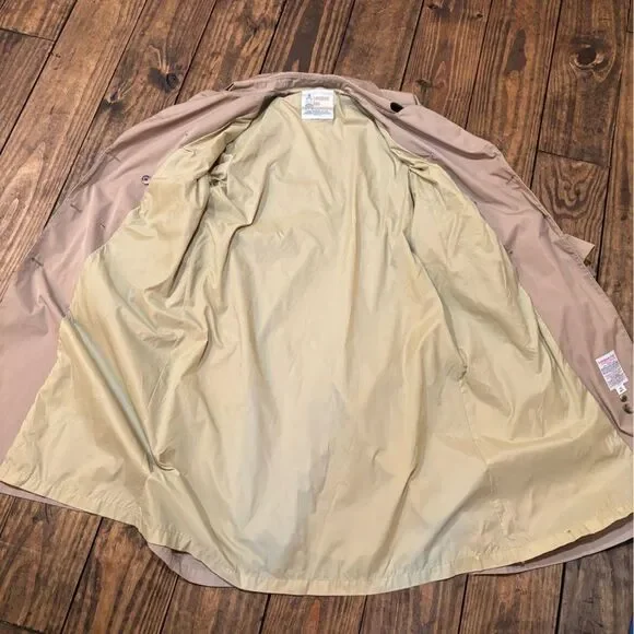 London Fog vintage tan Double-Breasted belted Trench Coat - Picture 8 of 9